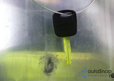 2003 Ford Escape Xls z USA, uszkodzony, nr VIN 1FMYU02193KB33177